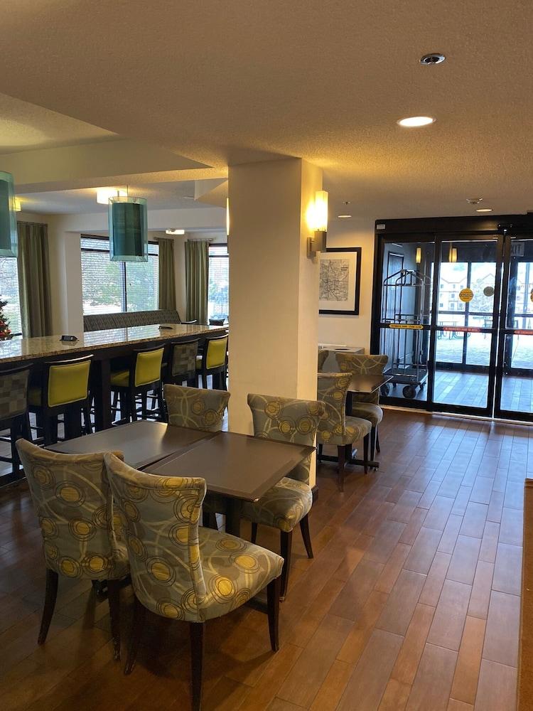 Spark By Hilton Colorado Springs I 25 Central Екстериор снимка