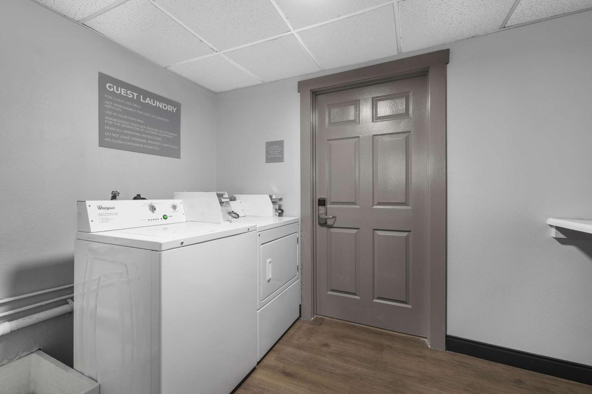 Spark By Hilton Colorado Springs I 25 Central Екстериор снимка