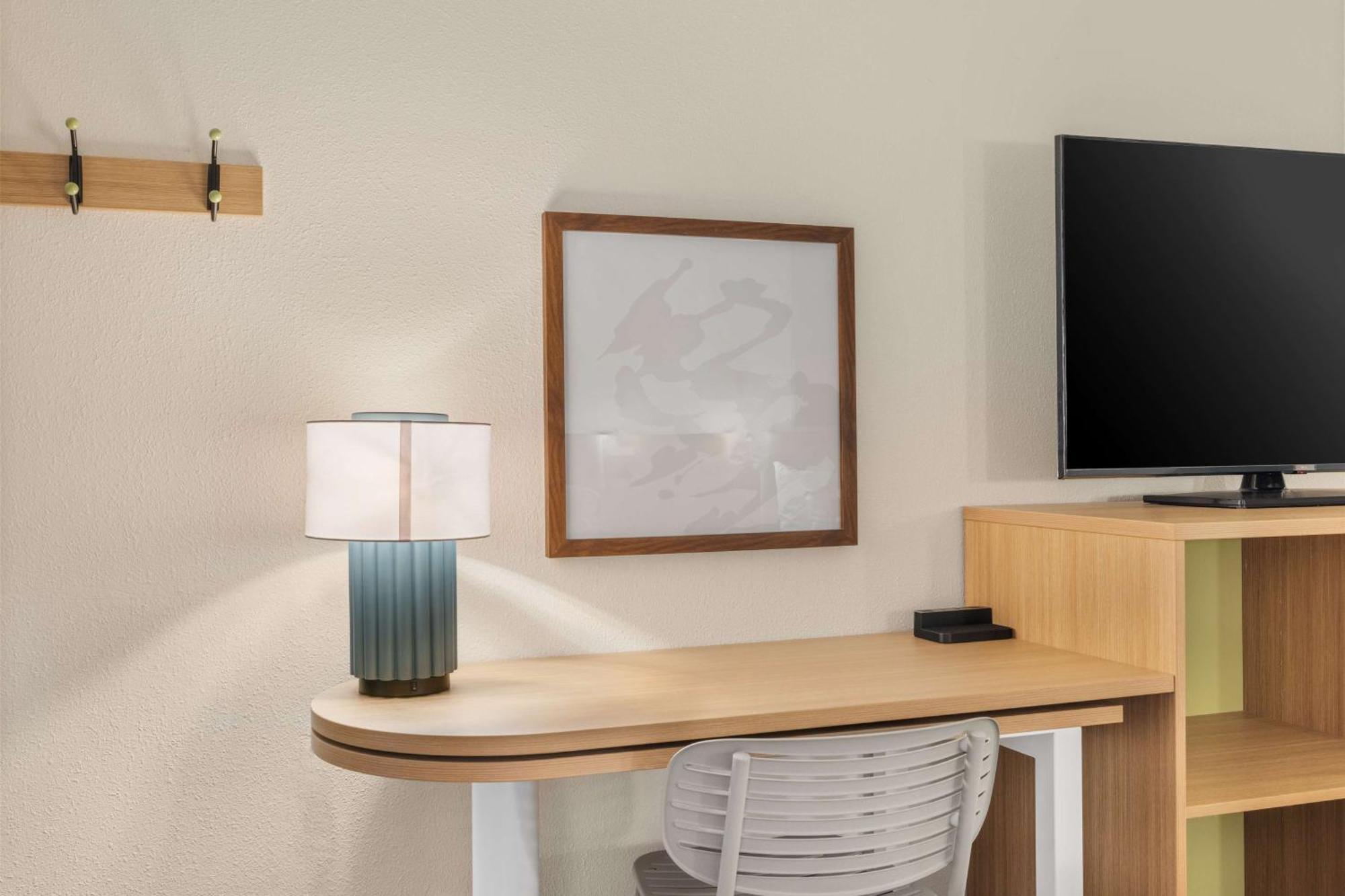 Spark By Hilton Colorado Springs I 25 Central Екстериор снимка