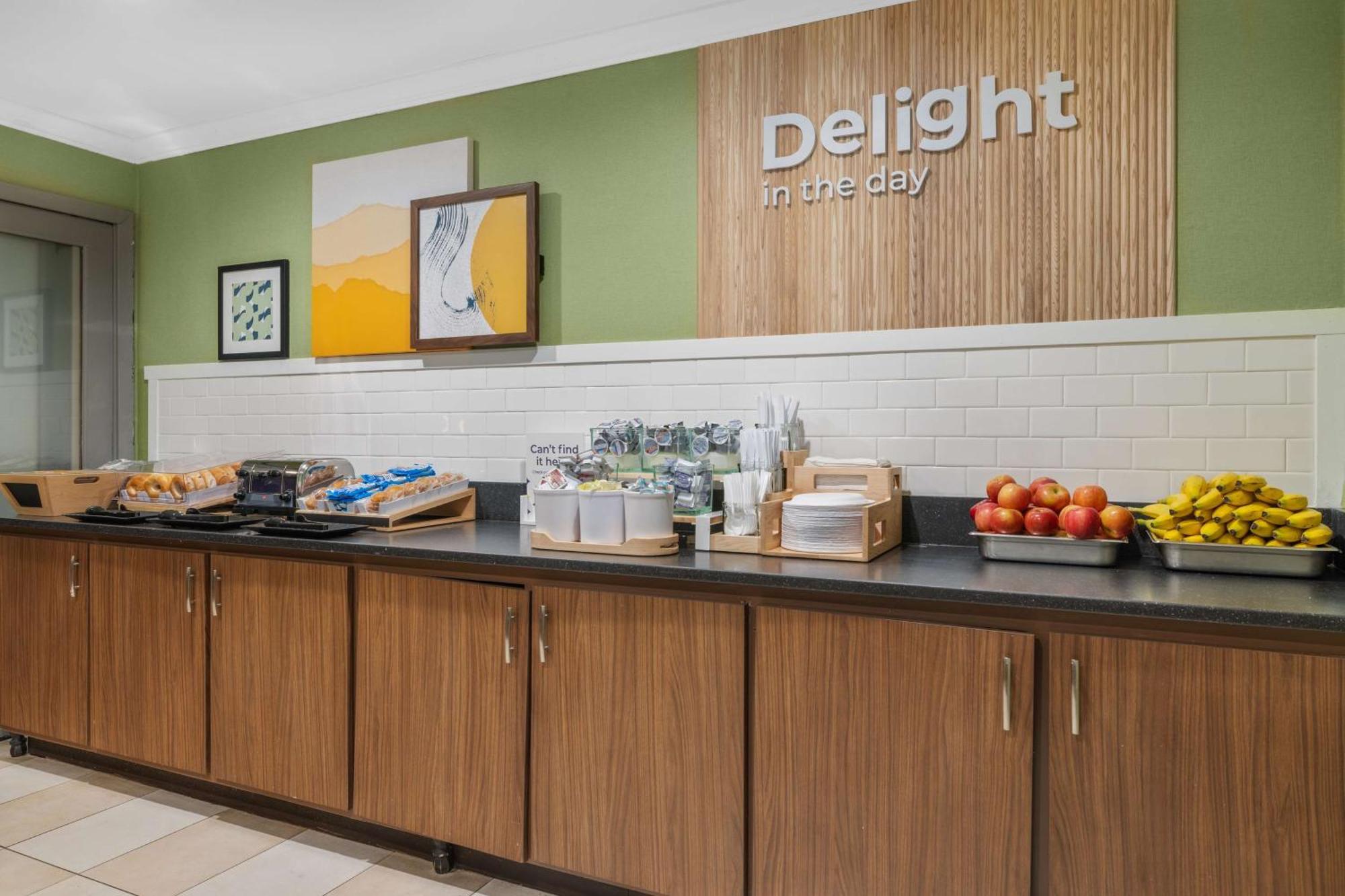 Spark By Hilton Colorado Springs I 25 Central Екстериор снимка