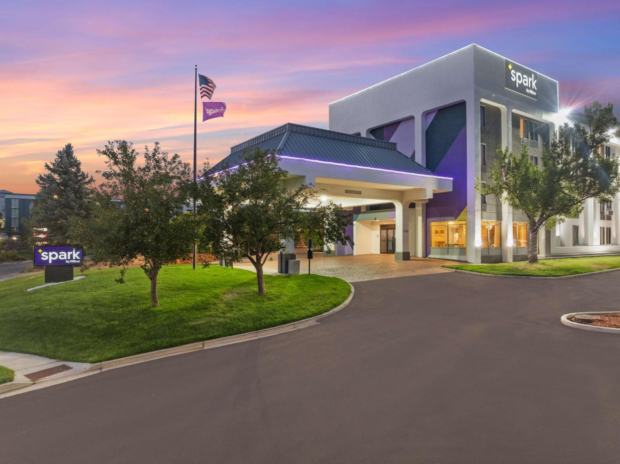 Spark By Hilton Colorado Springs I 25 Central Екстериор снимка