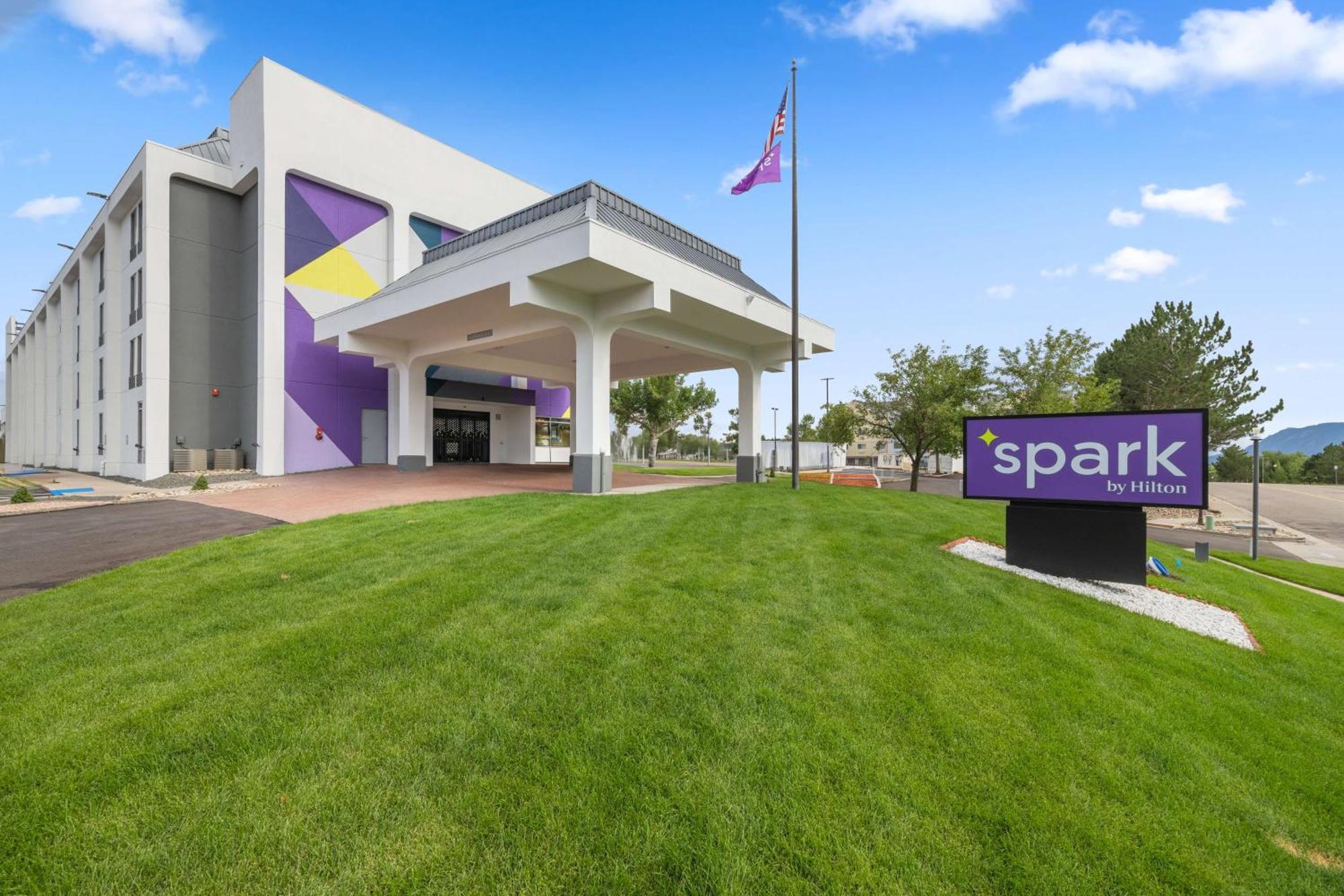 Spark By Hilton Colorado Springs I 25 Central Екстериор снимка